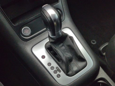 Used 2016 Volkswagen Tiguan S image 26