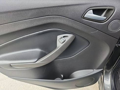 Certified 2019 Ford Escape Titanium image 27