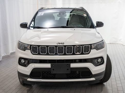 Used 2024 Jeep Compass Limited image 2