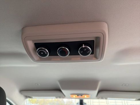 Used 2020 Dodge Journey SE w/ SE Popular Equipment Group image 29