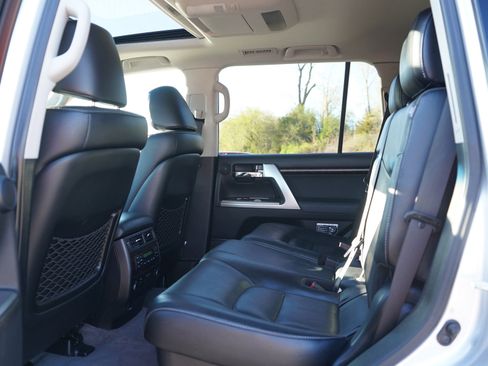 Used 2015 Toyota Land Cruiser AWD/4WD image 20