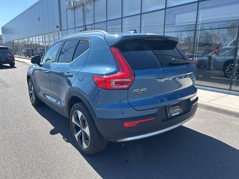 Certified 2025 Volvo XC40 B5 Plus AWD/4WD image 3