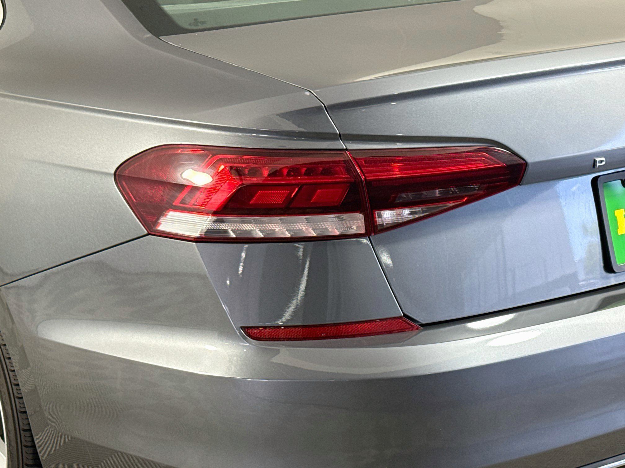 Used 2020 Volkswagen Passat 2.0T SE FWD image 36