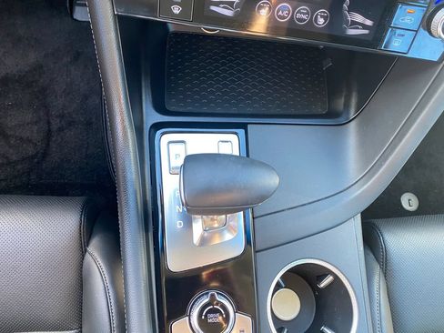 Certified 2025 Genesis G70 2.5T RWD image 17
