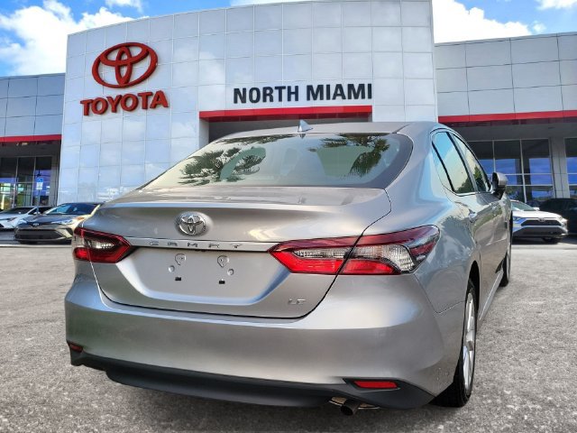 Used 2024 Toyota Camry LE FWD image 4