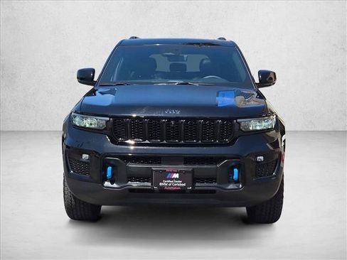 Used 2023 Jeep Grand Cherokee Trailhawk w/ Luxury Tech Group III AWD/4WD image 2