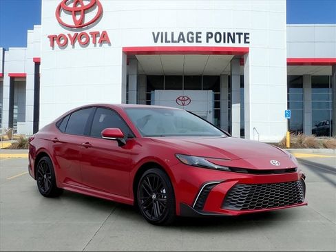 Used 2026 Toyota Camry SE image 8