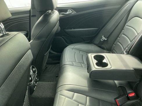 Used 2023 Kia Stinger GT2 image 6