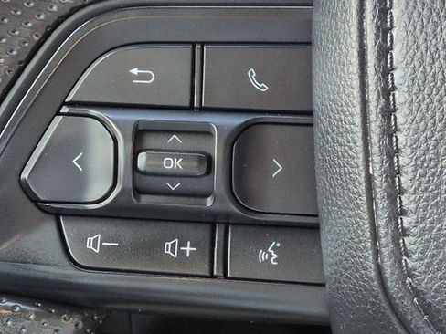 Certified 2024 Toyota Tacoma SR5 AWD/4WD image 18