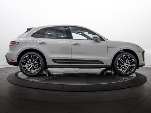 Certified 2026 Porsche Macan AWD/4WD image 8