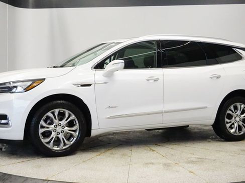 Used 2021 Buick Enclave Avenir w/ Avenir Technology Package image 2