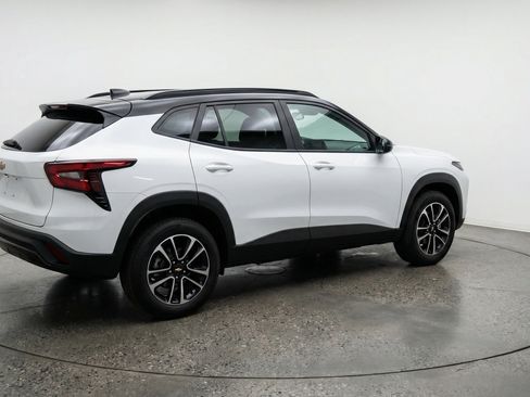 Used 2025 Chevrolet TrailBlazer LT image 9