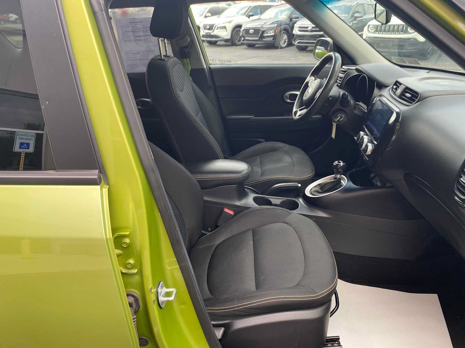Used 2016 Kia Soul + FWD image 23
