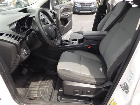 Used 2018 Ford Escape SE FWD image 12