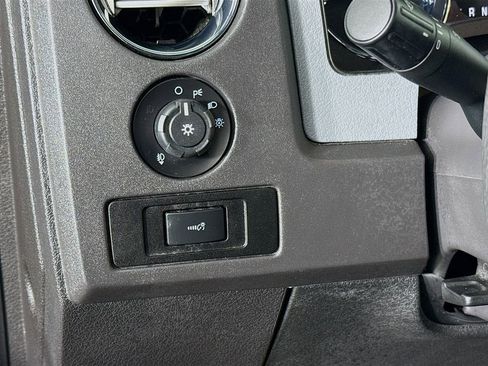 Used 2011 Ford F150 XLT w/ XLT Chrome Pkg image 10