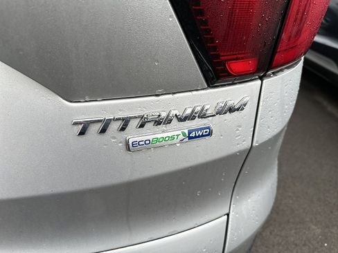 Used 2019 Ford Escape Titanium image 11