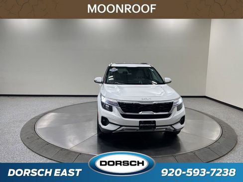 Used 2023 Kia Seltos EX AWD/4WD image 3