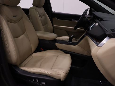 Used 2019 Cadillac XT5 Luxury image 16