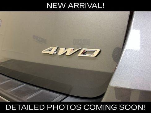 Used 2023 Ford Explorer XLT AWD/4WD image 17