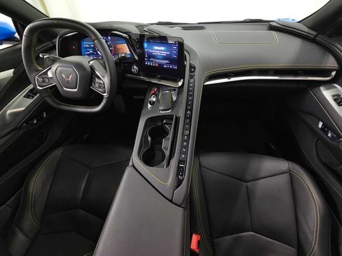 Used 2021 Chevrolet Corvette Stingray Preferred Cpe w/ Z51 Performance Package RWD image 17