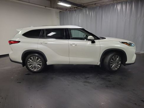 Used 2020 Toyota Highlander Platinum AWD/4WD image 9