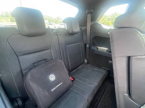 Used 2018 Volkswagen Tiguan SEL w/ R-Line Package FWD image 21