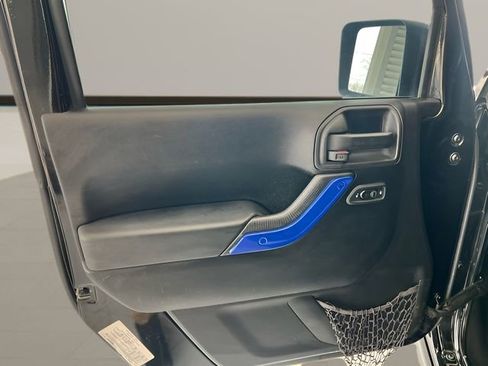 Used 2016 Jeep Wrangler Unlimited Rubicon w/ Dual Top Group image 8