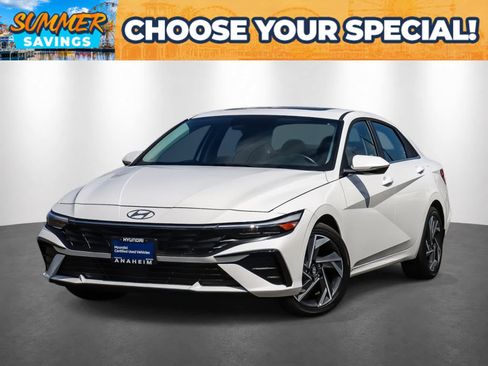 Used 2025 Hyundai Elantra Limited FWD image 1