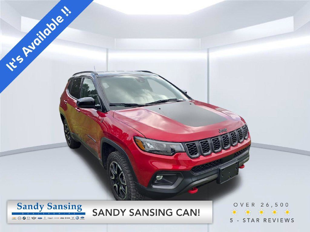 Used 2025 Jeep Compass Trailhawk AWD/4WD image 1
