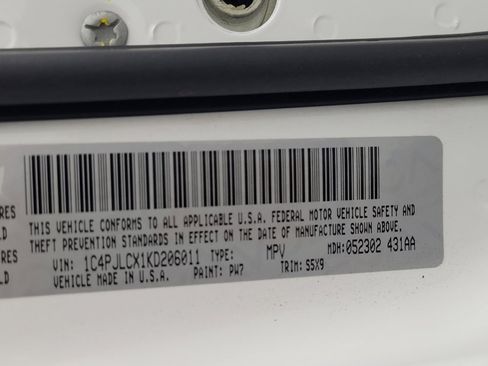 Used 2019 Jeep Cherokee Latitude w/ Popular Appearance Group image 33