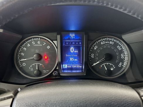 Used 2018 Toyota Tacoma TRD Sport AWD/4WD image 14