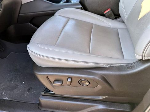 Used 2022 GMC Yukon SLT w/ SLT Premium Package image 20