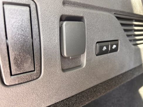 New 2026 Lincoln Nautilus Premier AWD/4WD image 18