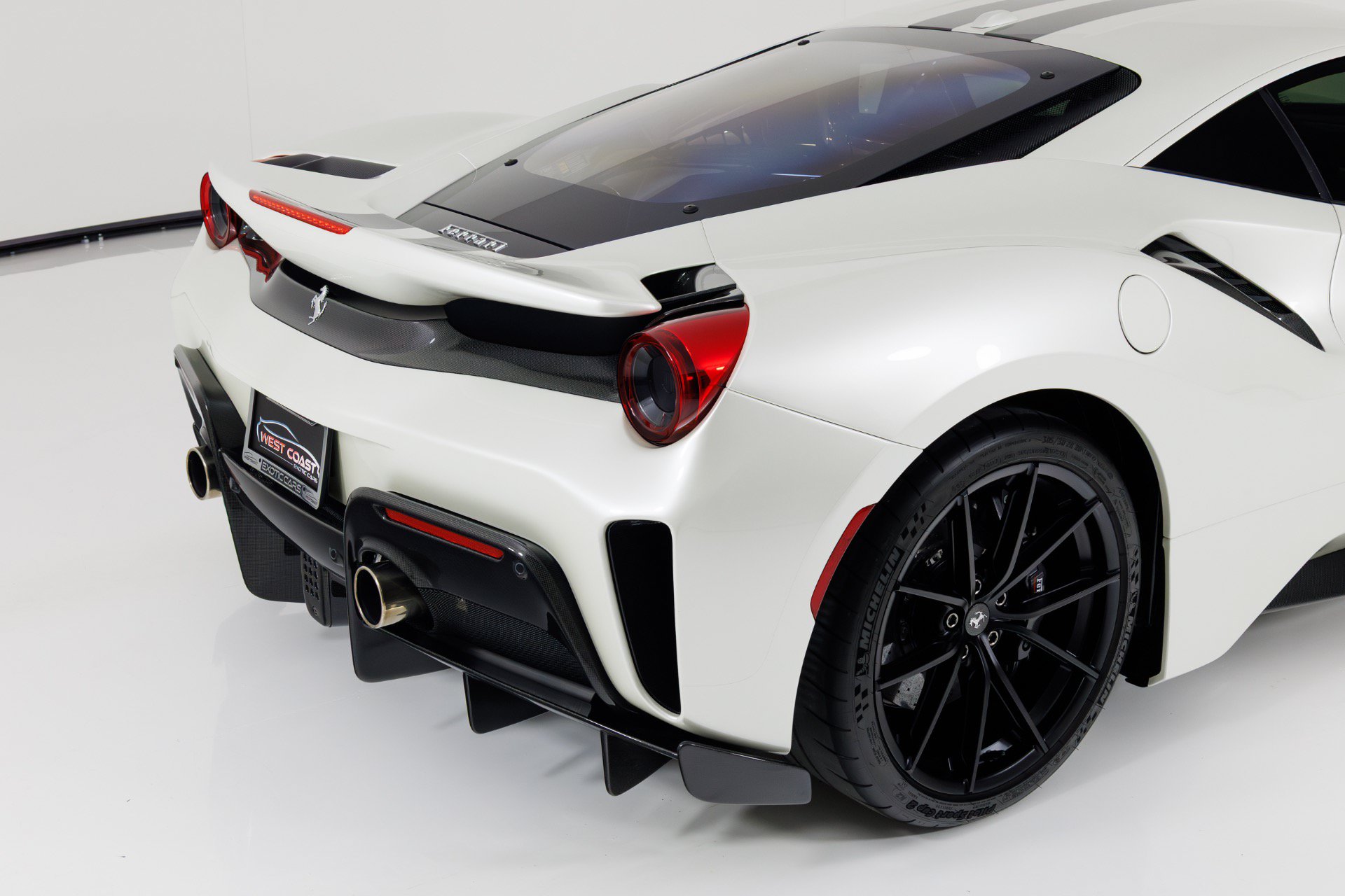 Used 2020 Ferrari 488 Pista Coupe RWD image 64