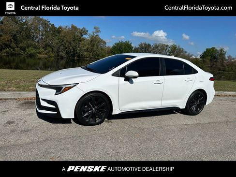 Certified 2024 Toyota Corolla SE image 1