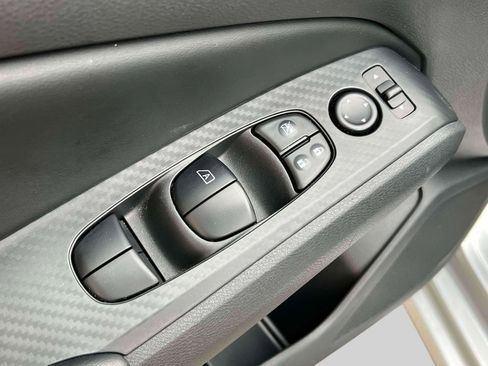 Used 2024 Nissan Altima 2.5 SV image 17