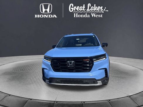Used 2024 Honda Pilot TrailSport image 3