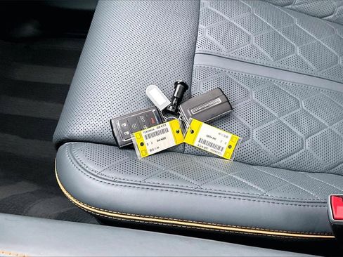 Used 2022 Jeep Grand Wagoneer Series III image 34