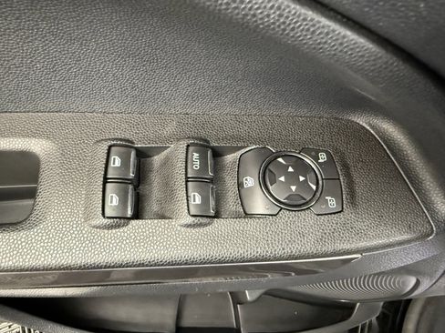 Used 2020 Ford EcoSport SE w/ SE Convenience Package image 11