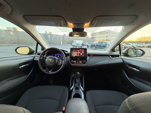 Used 2021 Toyota Corolla LE image 13