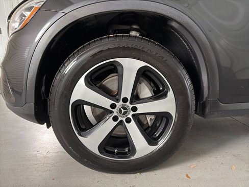 Used 2020 Mercedes-Benz GLC 300 image 4