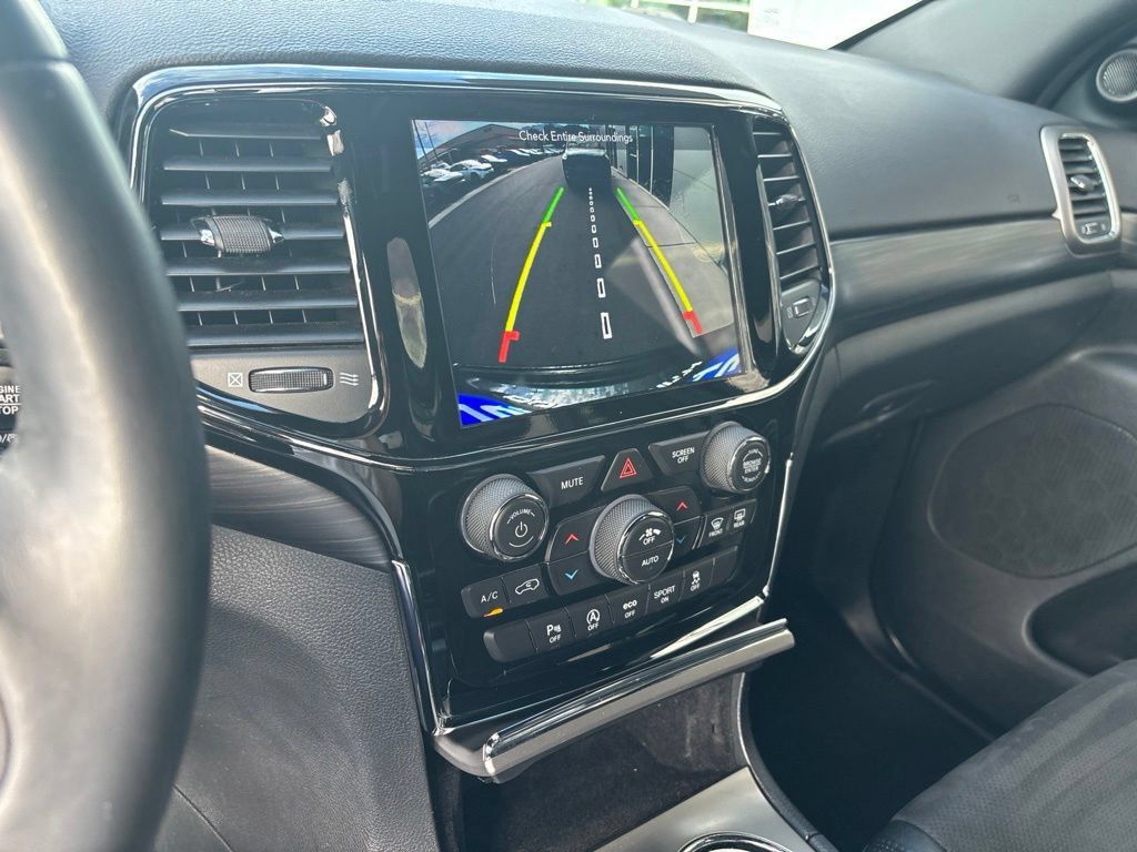 Used 2019 Jeep Grand Cherokee Altitude AWD/4WD image 11