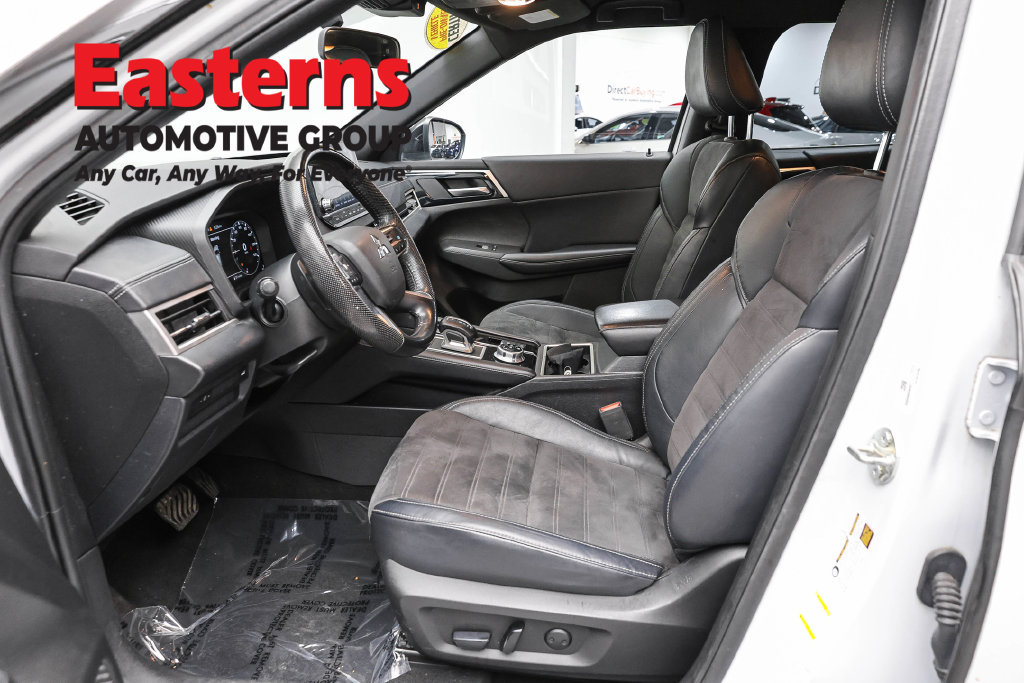 Used 2023 Mitsubishi Outlander SE Black Edition AWD/4WD image 15