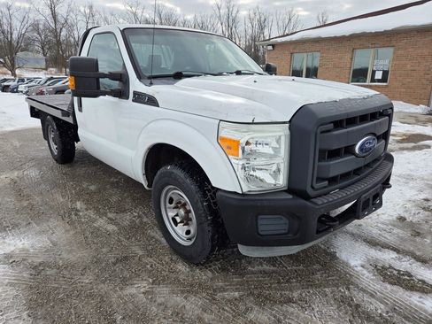 Used 2011 Ford F350 XL w/ Camper Pkg image 3