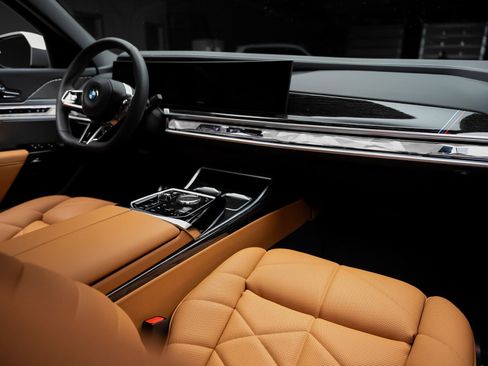 Used 2023 BMW 740i RWD image 56
