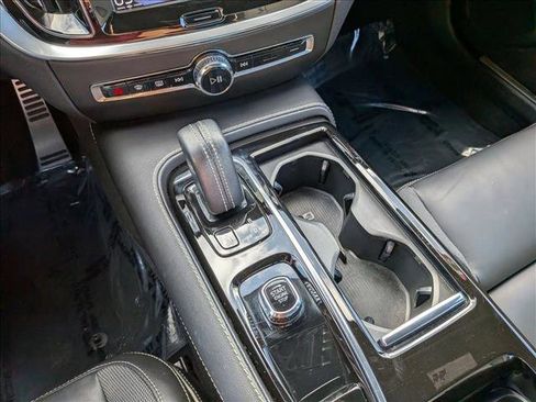 Used 2022 Volvo S60 T8 R-Design AWD/4WD image 11