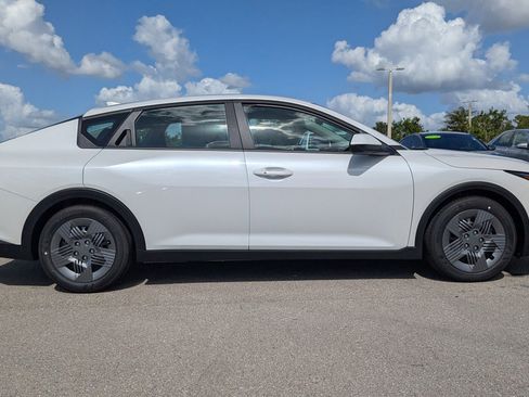 New 2025 Kia K4 LX image 4