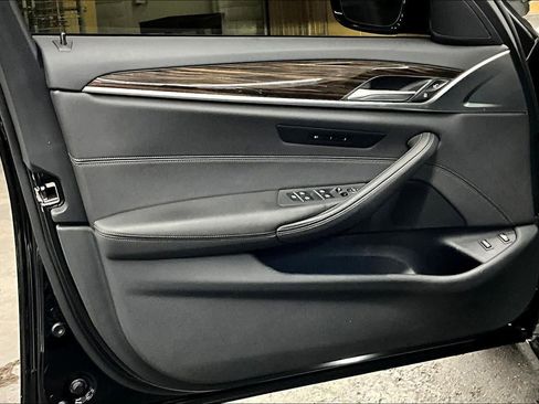 Used 2021 BMW 530e image 21