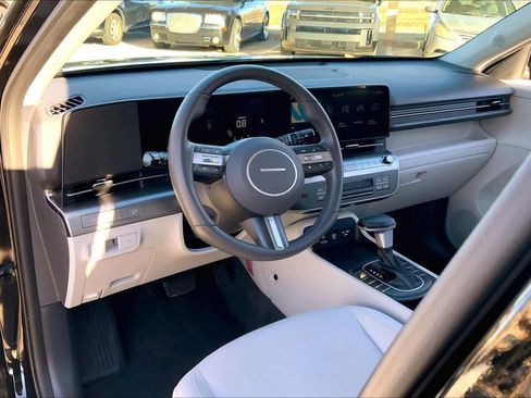 Certified 2025 Hyundai Kona SEL image 17