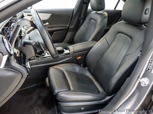 Used 2022 Mercedes-Benz CLA 250 4MATIC w/ Premium Package image 13